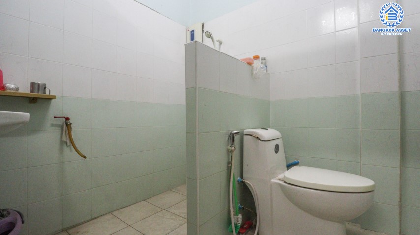 *****ทาวน์เฮ้าส์มือสองย่านจรัญสนิทวงศ์ ม.ทวีสุข จรัญสนิทวงศ์46 เนื้อที่กว้างขวางมากถึง 36 ตร.ว. ฟังก์ชัน 3 ห้องนอน 2 ห้องน้ำ ที่จอดรถ 1 คัน ทาวน์เฮ้าส์พื้นที่กว้าง ใจกลางเมือง บนทำเลแห่งการเดินทาง เชื่อมต่อถนนจรัญสนิทวงศ์ ถนนบรมราชชนนี ใกล้โครงการรถไฟฟ้าสายสีน้ำเงิน "สถานีเพชรเกษม48"